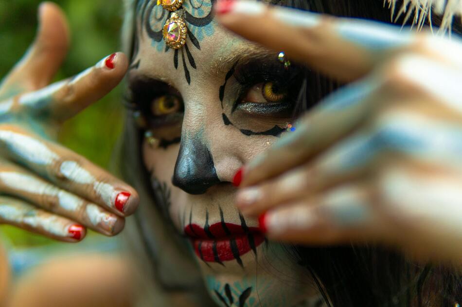 DIY Halloween Makeup Ideas That’ll Make You Stand Out